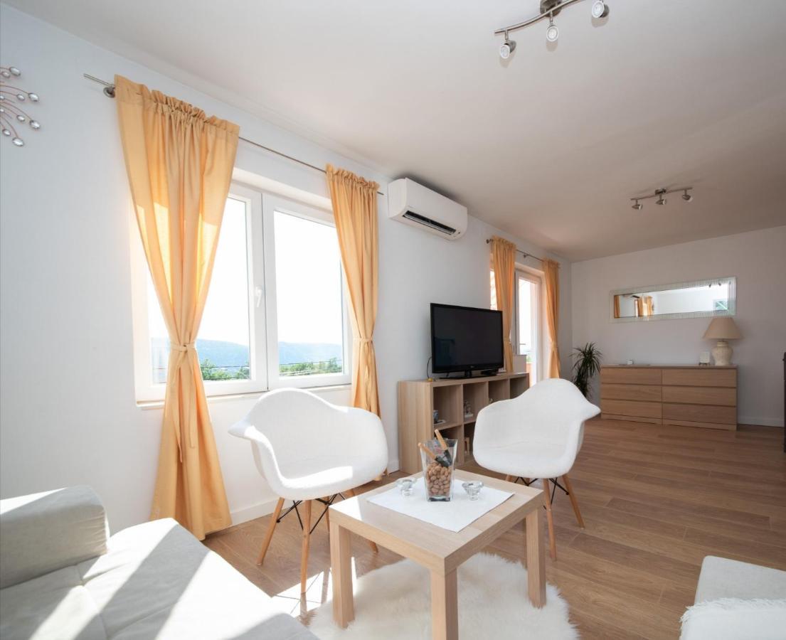 Apartman Sous les rochers Grižane Extérieur photo