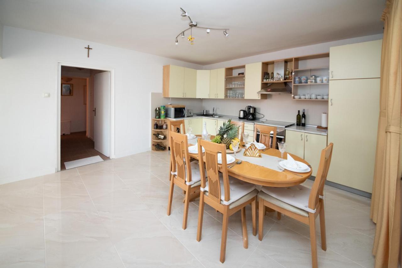Apartman Sous les rochers Grižane Extérieur photo