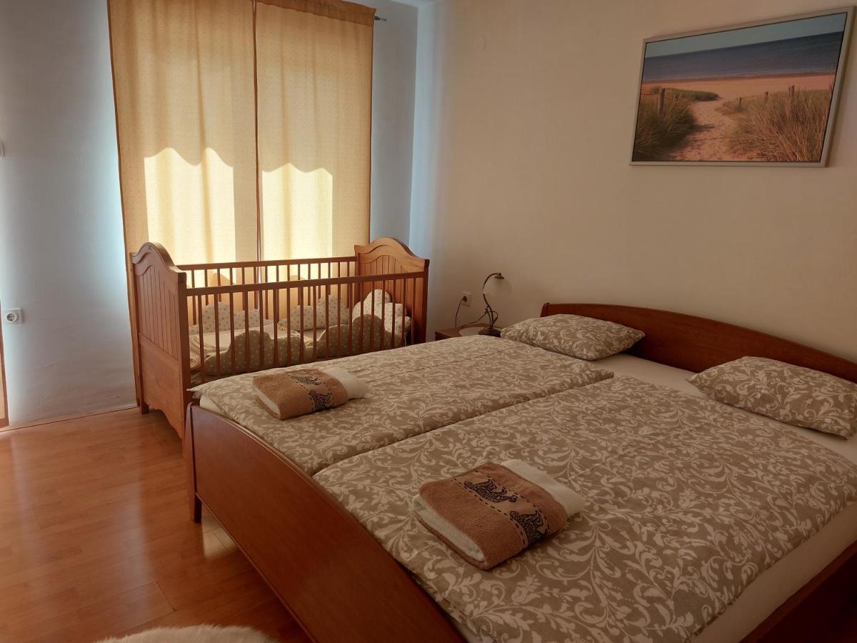 Apartman Sous les rochers Grižane Extérieur photo