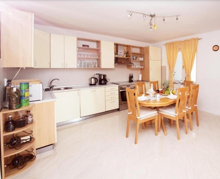 Apartman Sous les rochers Grižane Extérieur photo