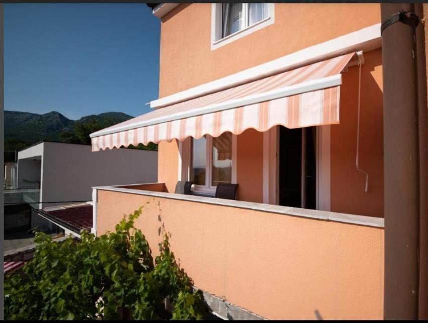 Apartman Sous les rochers Grižane Extérieur photo